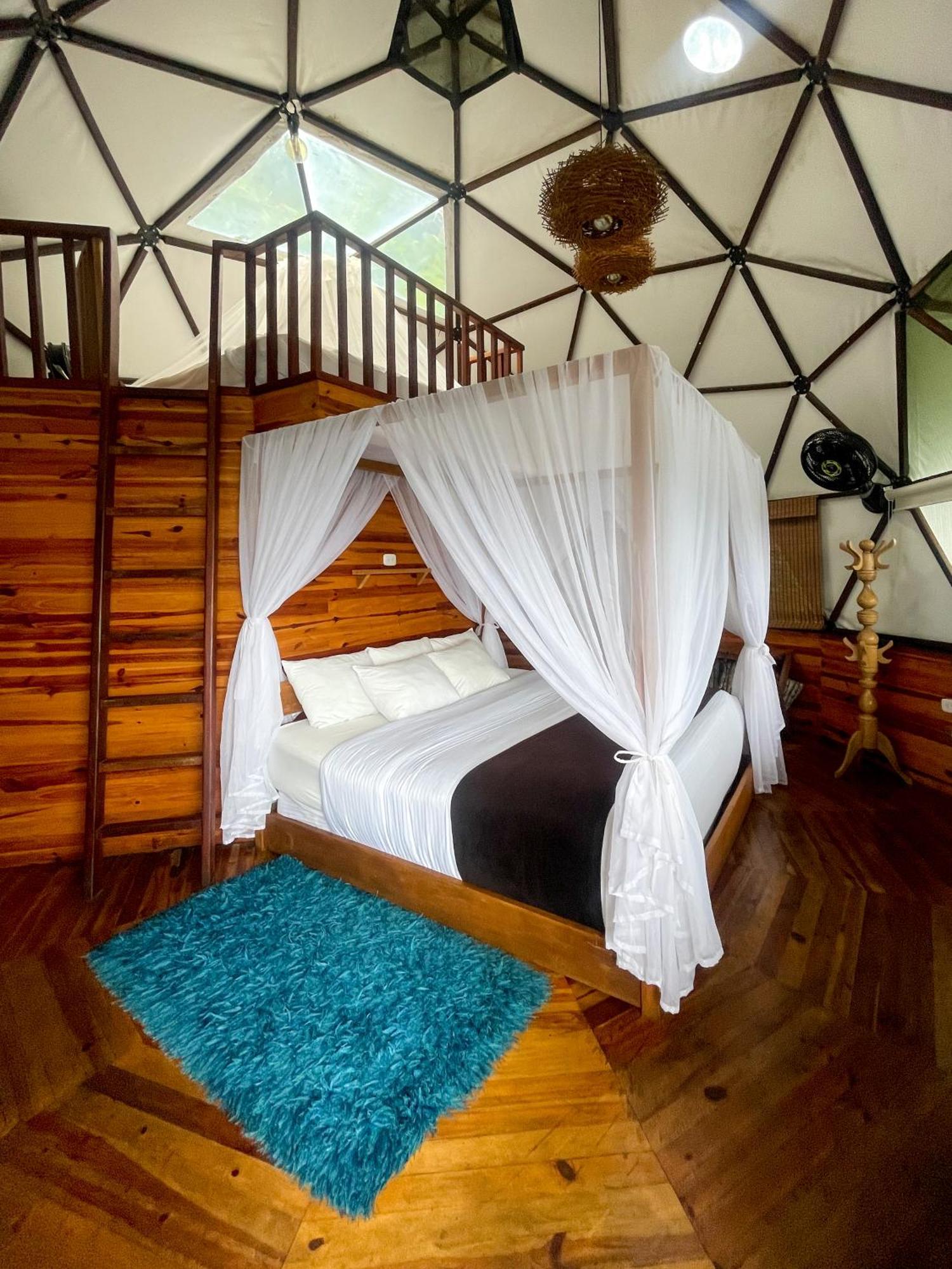Отель Trekker Glamping Минка Экстерьер фото